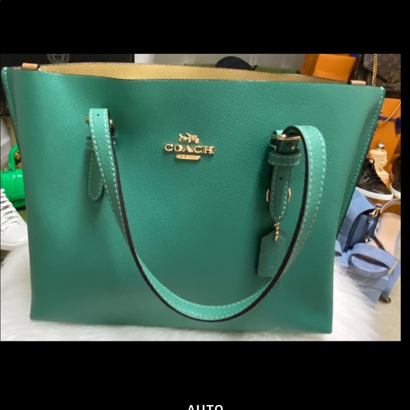 Coach Handbags - Beautiful green Coach crossbody, make all your summer outfits cute with this 💕